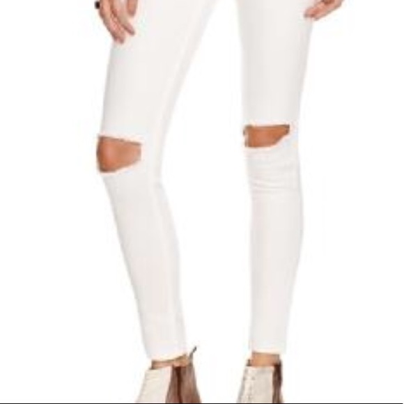 🎉HP🎉Free People Distressed Jeans - Picture 4 of 7